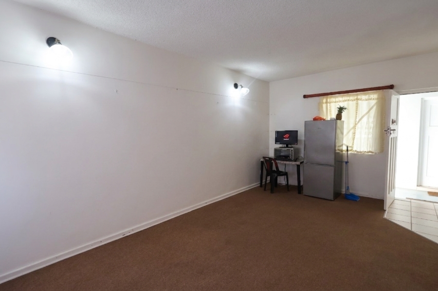 1 Bedroom Property for Sale in Quigney Eastern Cape